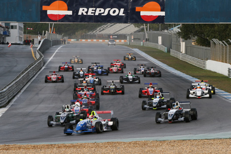 Starten på race 2 i Formula Junior Winter Series på Estoril.
(Foto: FullFrameSports.net / Mário Correia)